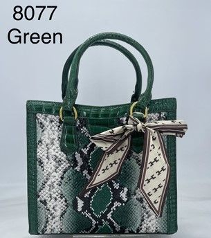 8077 GN SNECK SKIN BAG