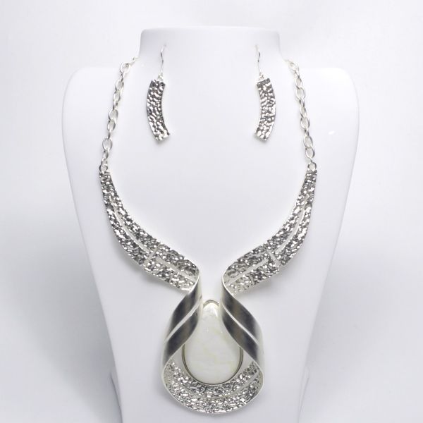 YNE4024 SWT NECKLACE SET