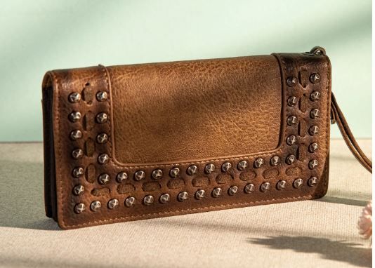 WG64-W039 CF Wrangler Studded Wallet 