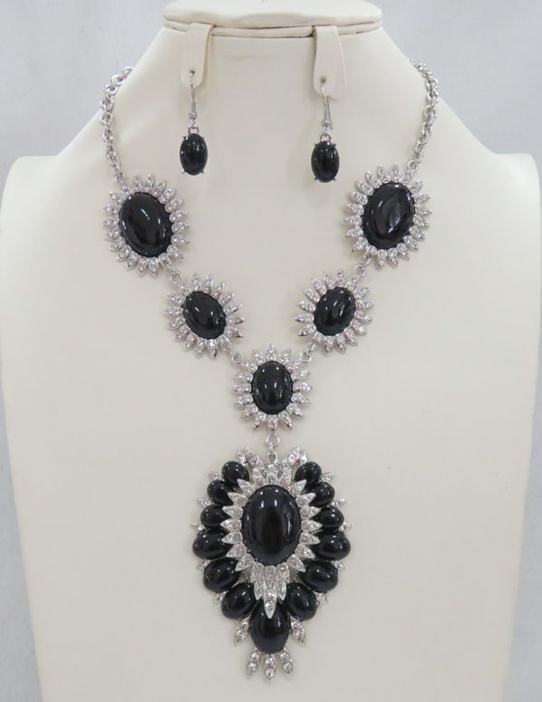 YNE4853 BK BLACK NECKLACE SET